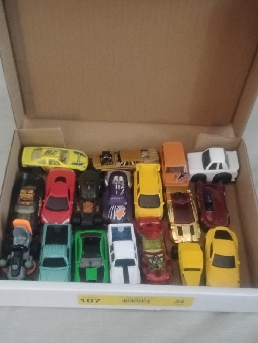 18 Toy Cars - Hot Wheels, Matchbox, Maisto And Others